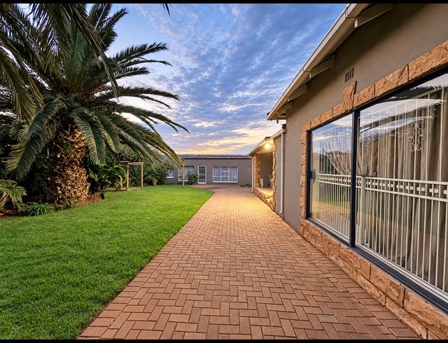 3 BEDROOM HOUSE FOR SALE IN BRAKPAN CENTRAL